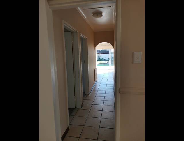 3 bed property to rent in TABLE VIEW